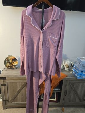 Auden Ribbed Button-Front Pajama Set in Mauve with White Piping